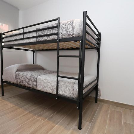 Apartaments Agneta - Ancla Кембрилс Екстериор снимка